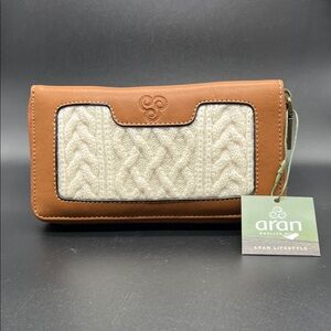 Aran Woolen Mills Sweater Market leather and merino wool zip-around wallet NEW